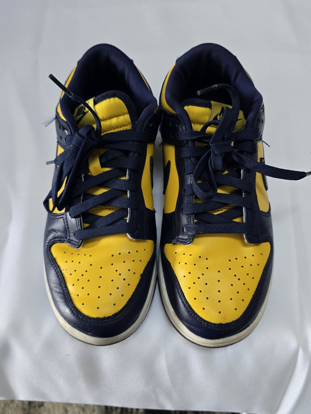 Nike Navy and Yellow Low-Top Sneakers